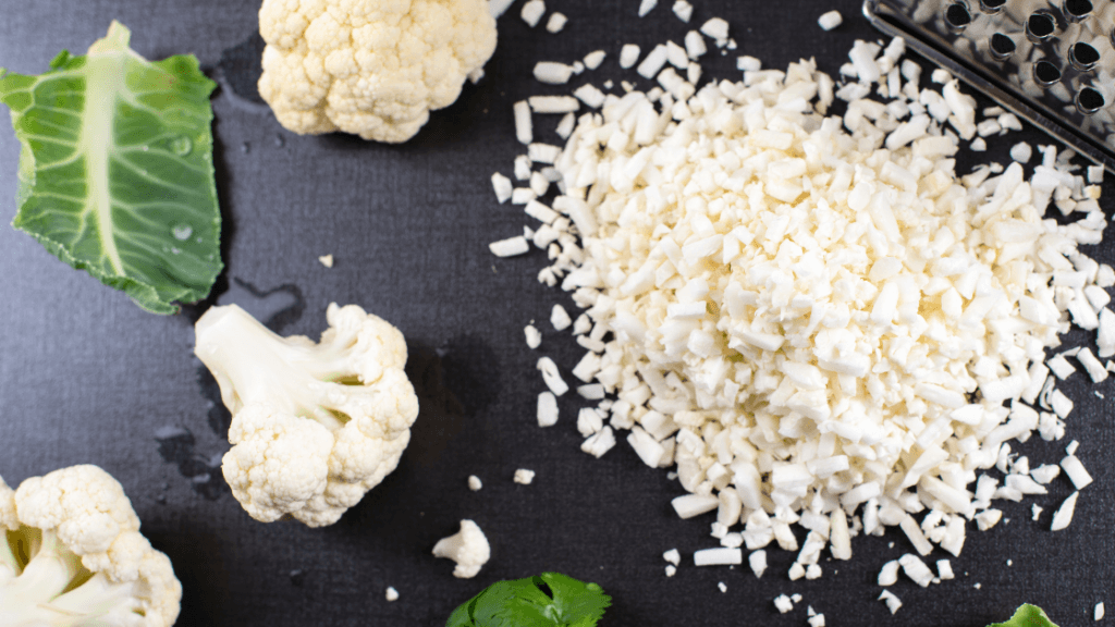 Cauliflower rice with mushrooms and feta as a low carb whole food meal supporting gut health